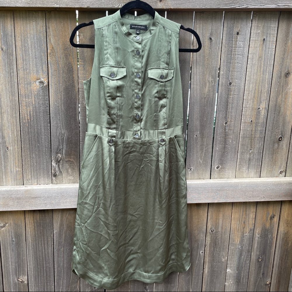 FINAL MARKDOWN!! Green satin Banana Republic dress